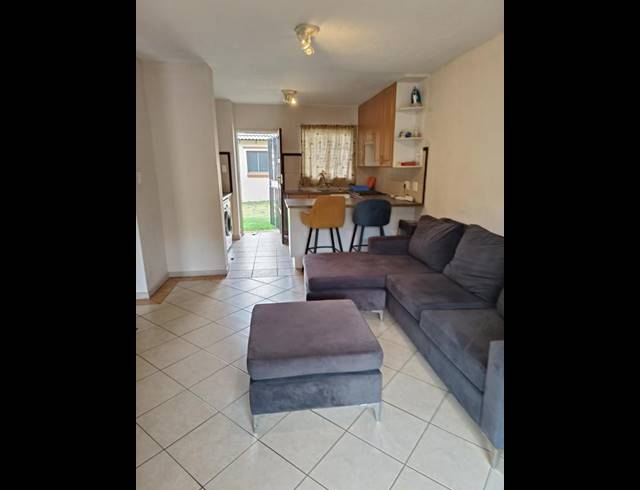 2 BEDROOM APARTMENT FOR SALE IN MOOIKLOOF RIDGE ESTATE